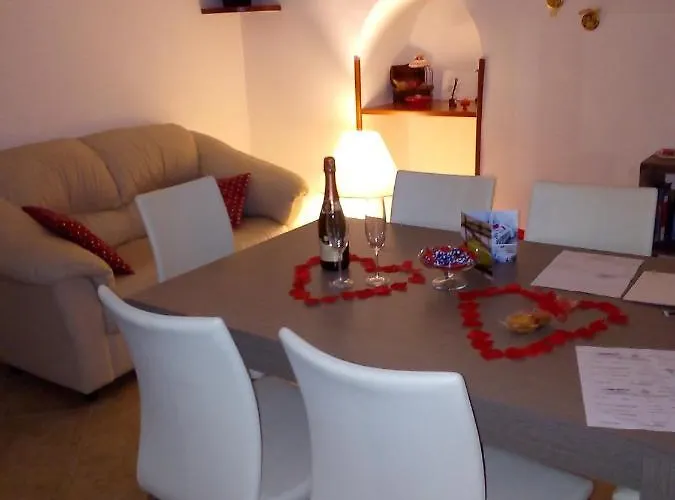 Trullo Amicizia * Альберобелло